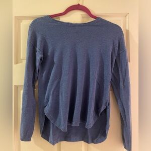 GAP Blue Crewneck Shirt (Size 12 in Kids)